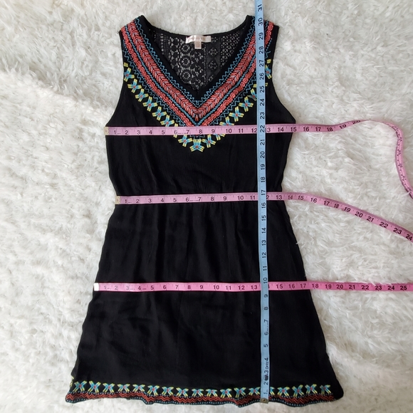 Skies are Blue Mabelle V-Neck Dress - Picture 7 of 7